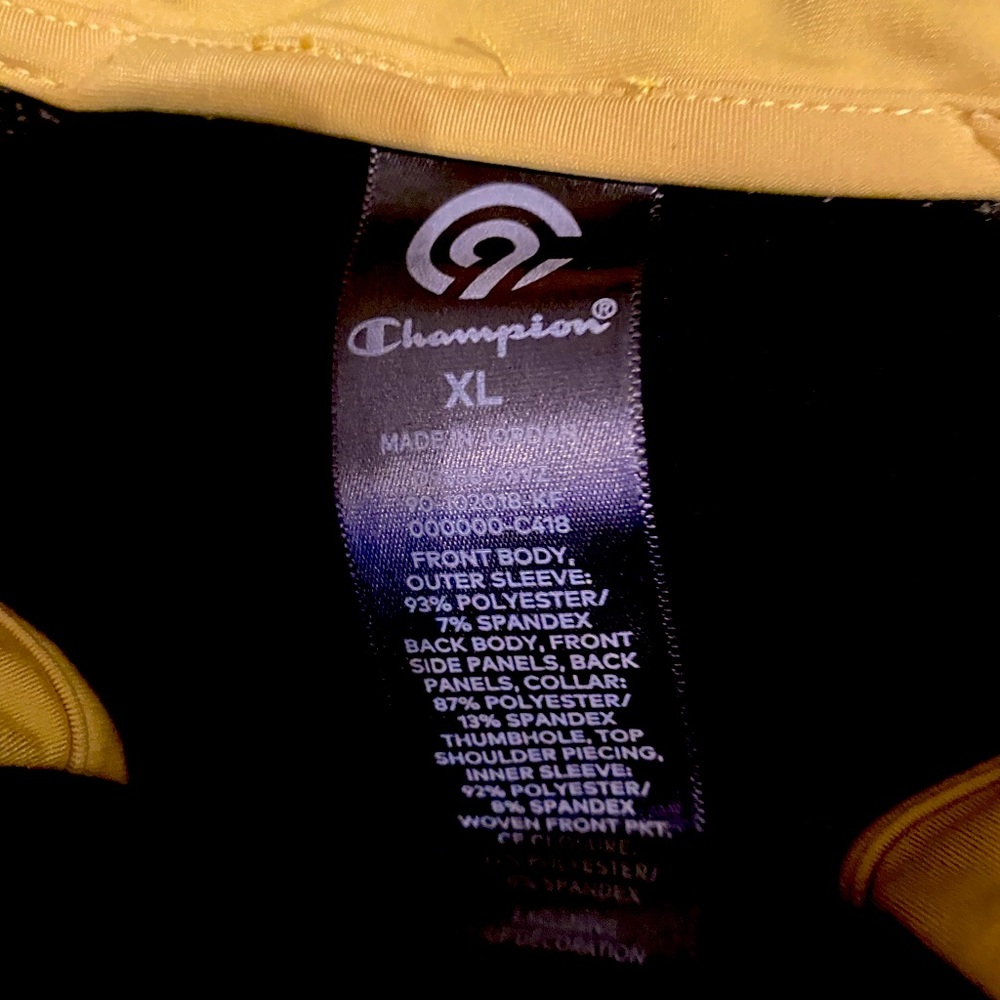 Athletic pullover - Picture 2 of 2